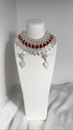 Collier Hind