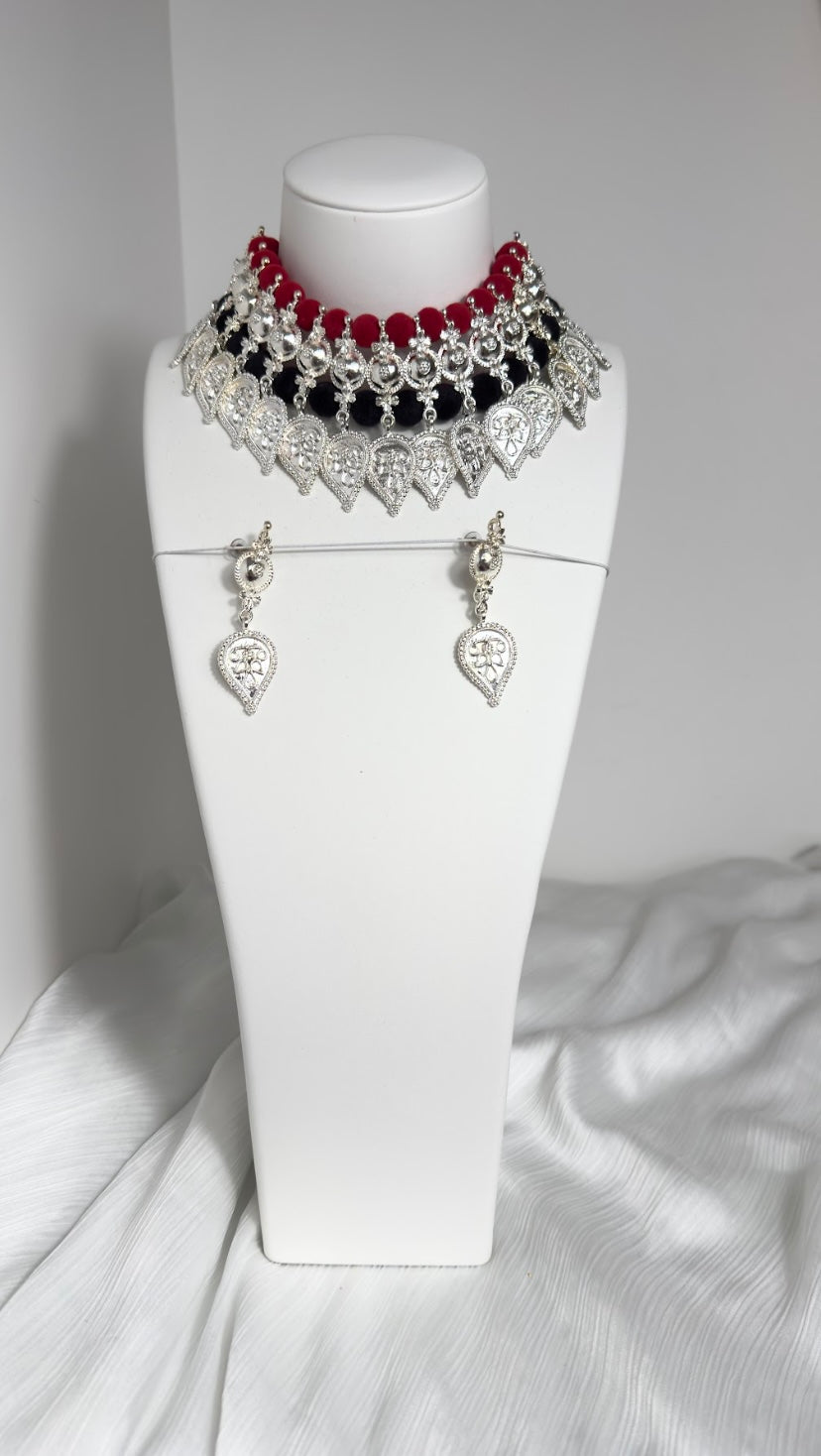 Collier Hind