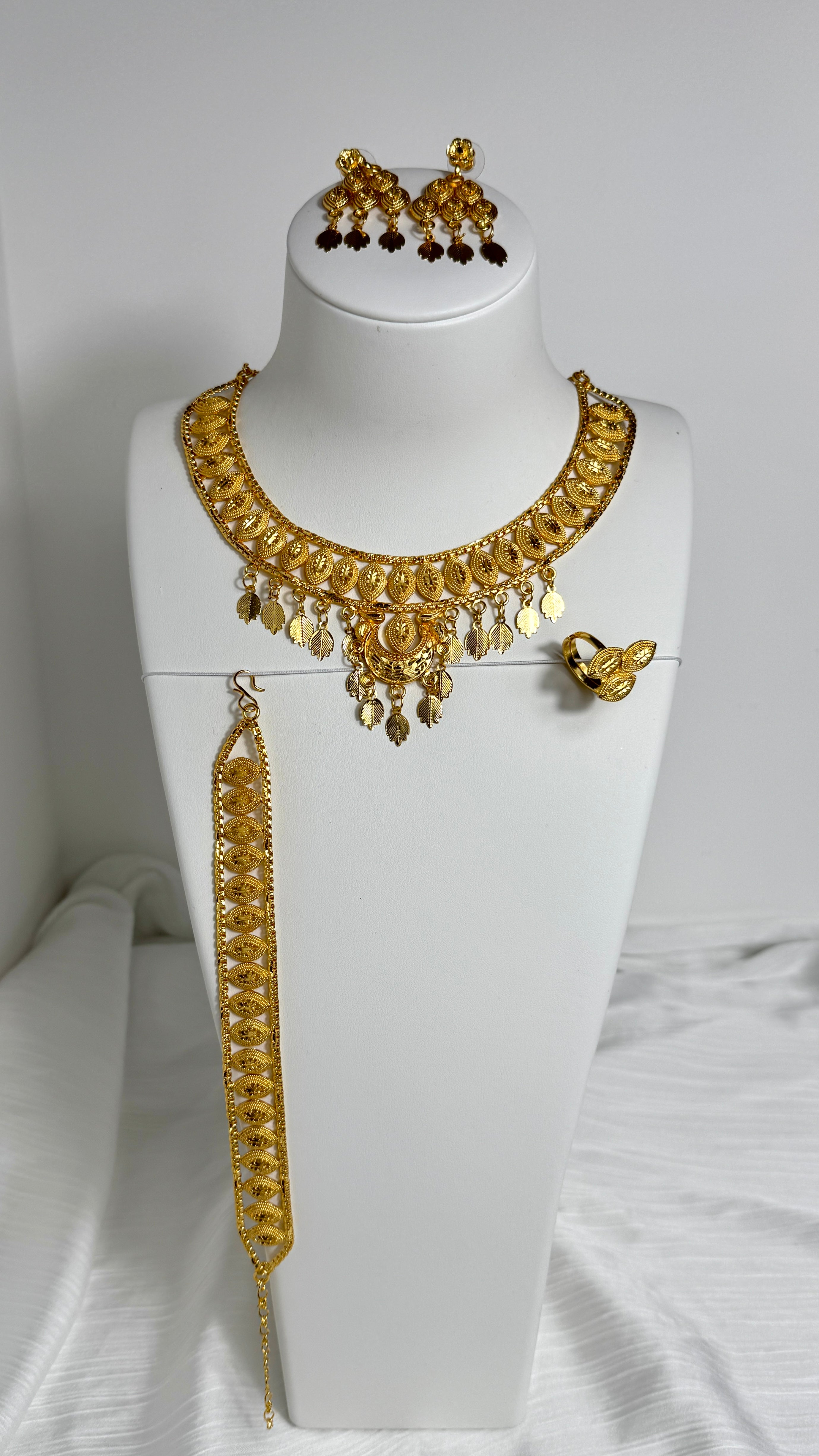 Parure Assiya